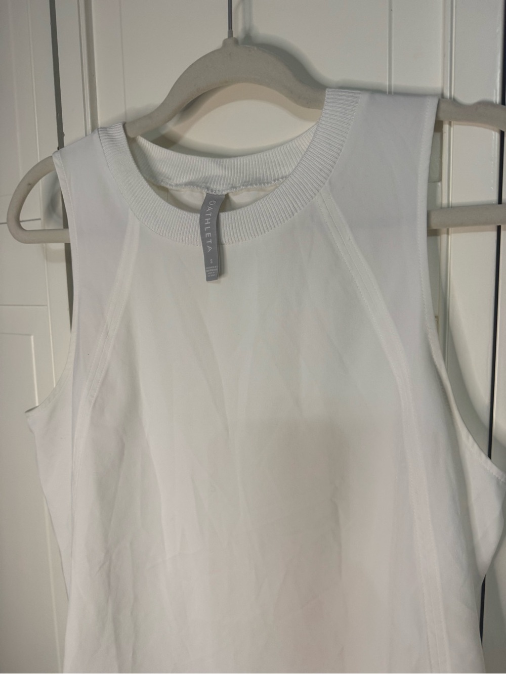 Athleta White Rounded Hem Athletic Tank - Picture 3 of 8